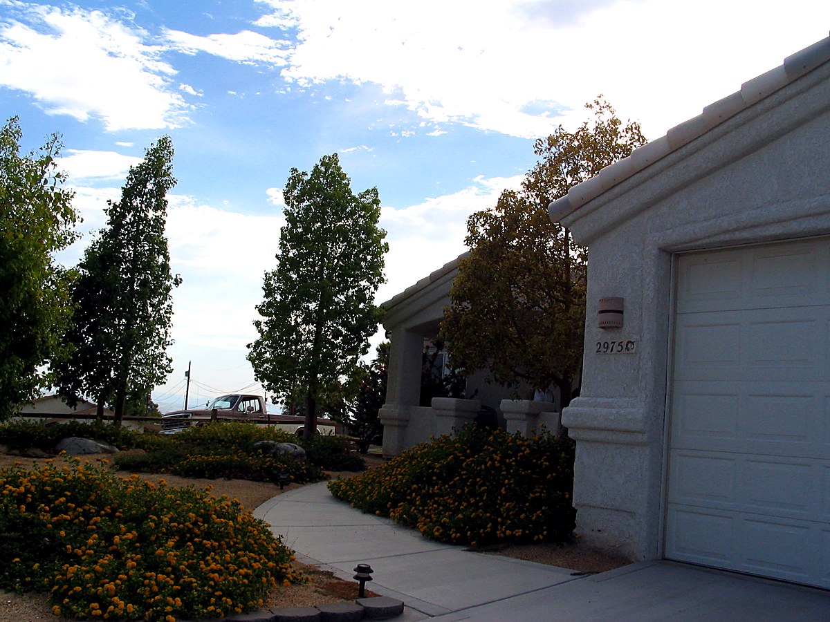 Side elevation and garage at Caravelle Drive, Lake Havasu City